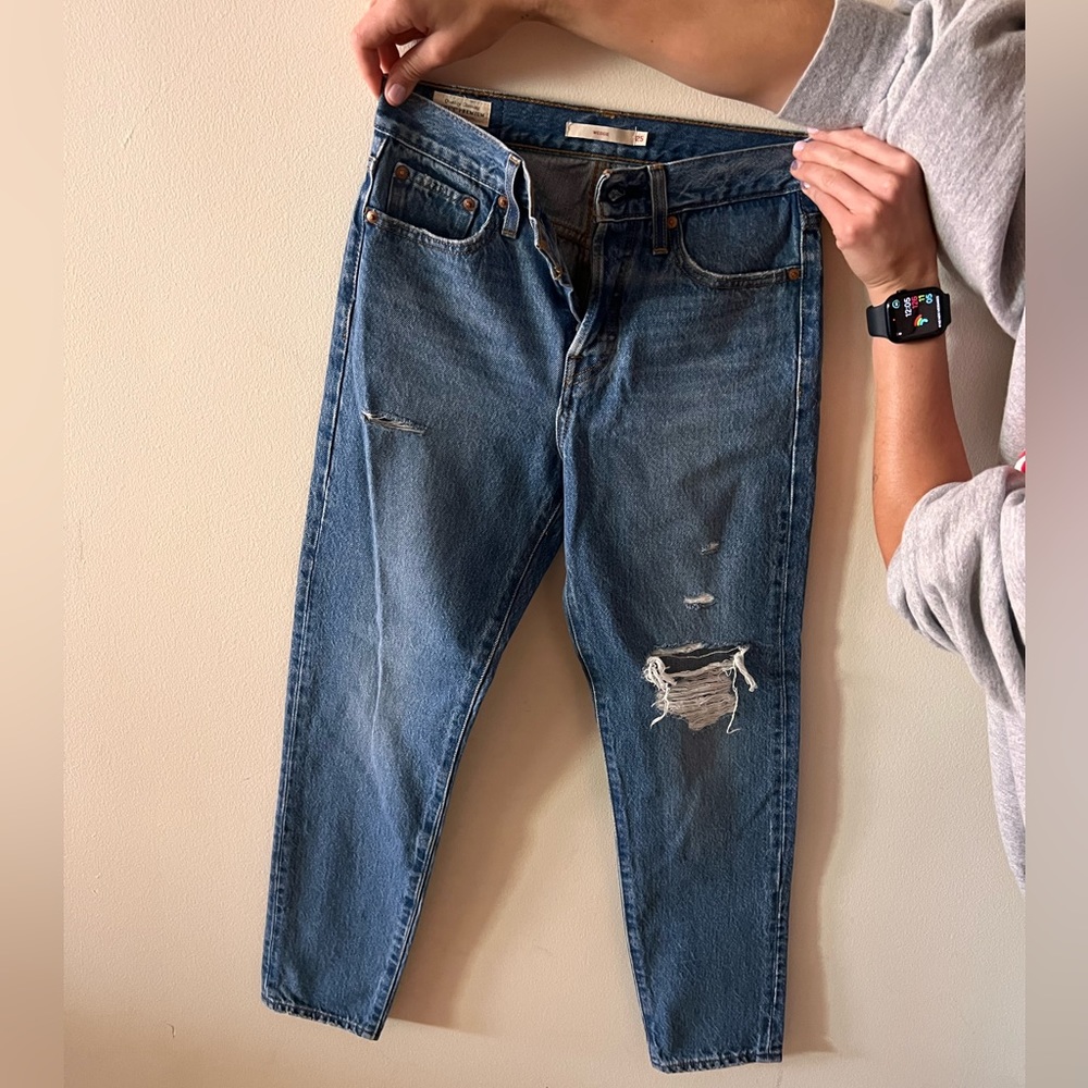 Levi’s Wedgie Jean - Hardly Worn
